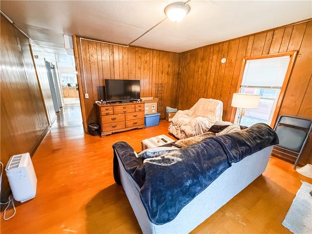 19 Bradford Street, Auburn, NY 13021