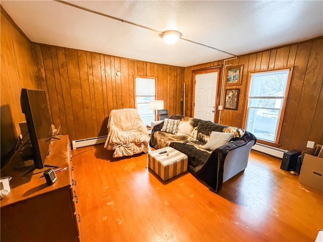 19 Bradford Street, Auburn, NY 13021