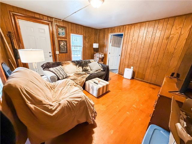 19 Bradford Street, Auburn, NY 13021