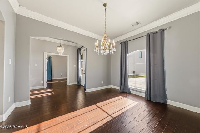 111 Deer Run Drive, Lafayette, LA 70506