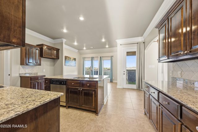 111 Deer Run Drive, Lafayette, LA 70506