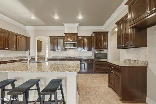 111 Deer Run Drive, Lafayette, LA 70506