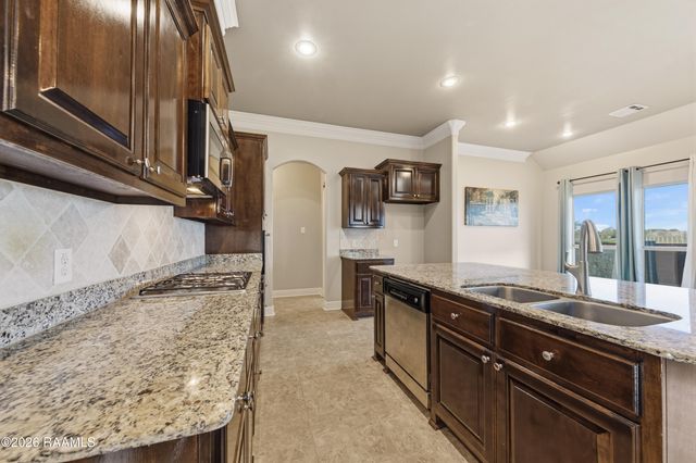 111 Deer Run Drive, Lafayette, LA 70506