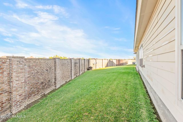 111 Deer Run Drive, Lafayette, LA 70506