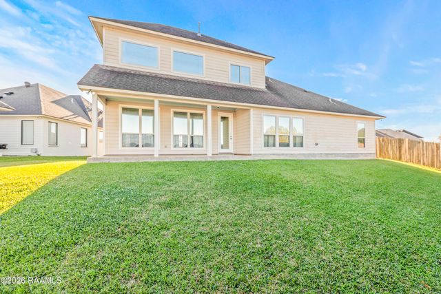 111 Deer Run Drive, Lafayette, LA 70506