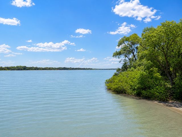 640 LLOYDS Road 6, Little Elm, TX 75068
