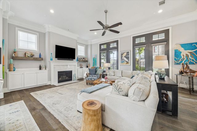 1240 Mosaico Lane, Houston, TX 77055