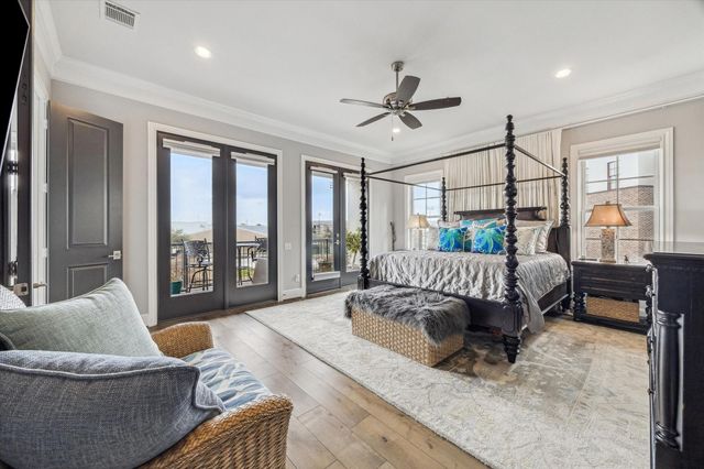 1240 Mosaico Lane, Houston, TX 77055