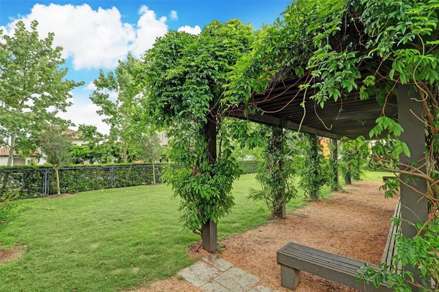 1240 Mosaico Lane, Houston, TX 77055