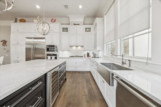 1240 Mosaico Lane, Houston, TX 77055