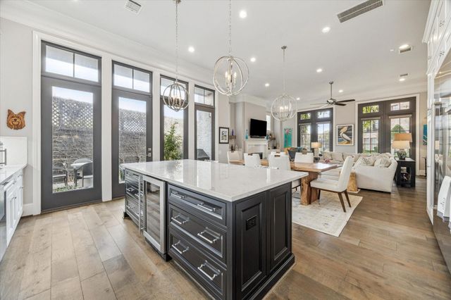 1240 Mosaico Lane, Houston, TX 77055