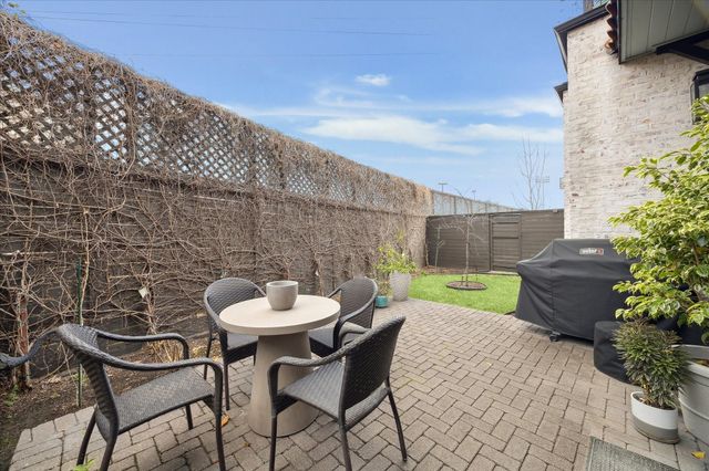 1240 Mosaico Lane, Houston, TX 77055