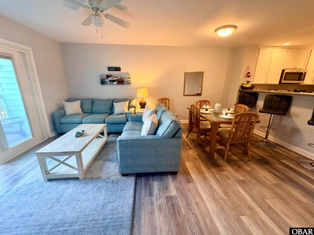 Image 8 of property listing at 627 Sand Fiddler Cir Unit B-1, Corolla, NC 27927