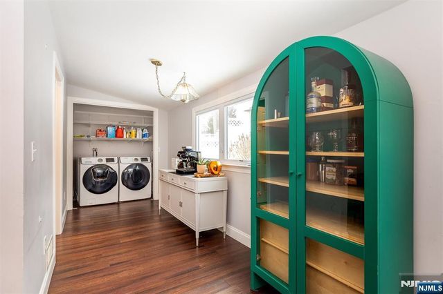 19 Pinecrest Terrace, Wayne, NJ 07470