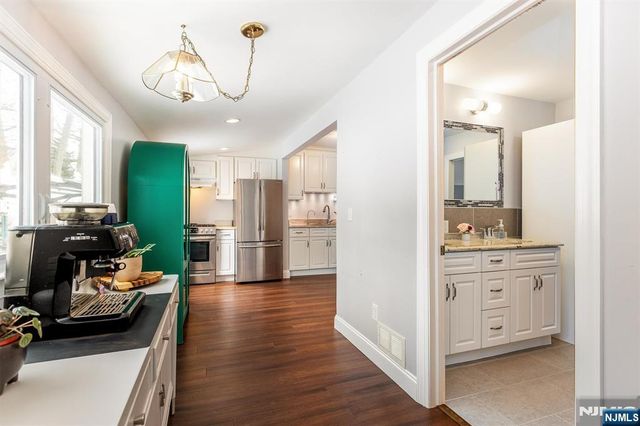 19 Pinecrest Terrace, Wayne, NJ 07470