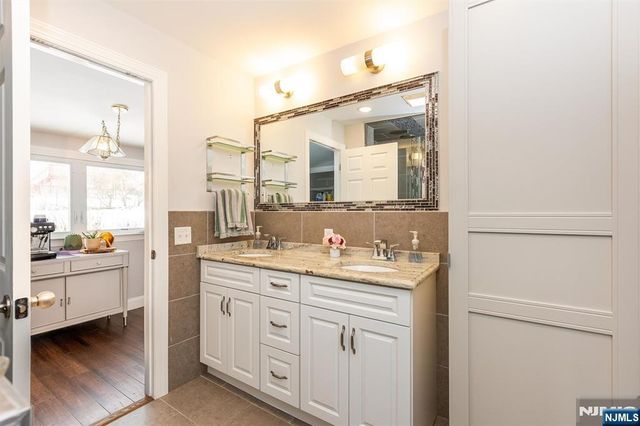 19 Pinecrest Terrace, Wayne, NJ 07470