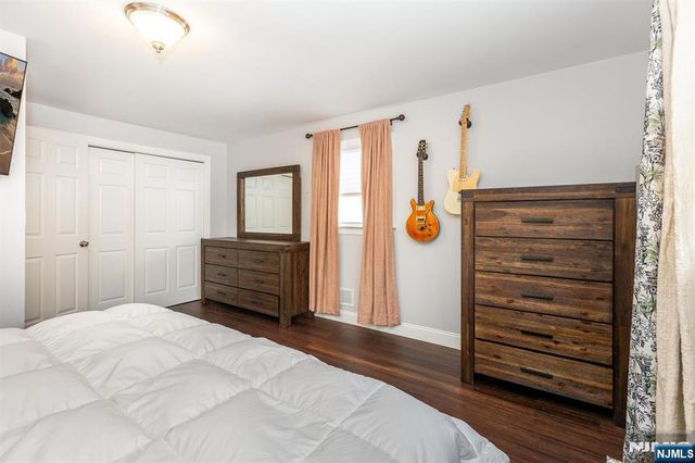 19 Pinecrest Terrace, Wayne, NJ 07470