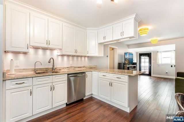 19 Pinecrest Terrace, Wayne, NJ 07470