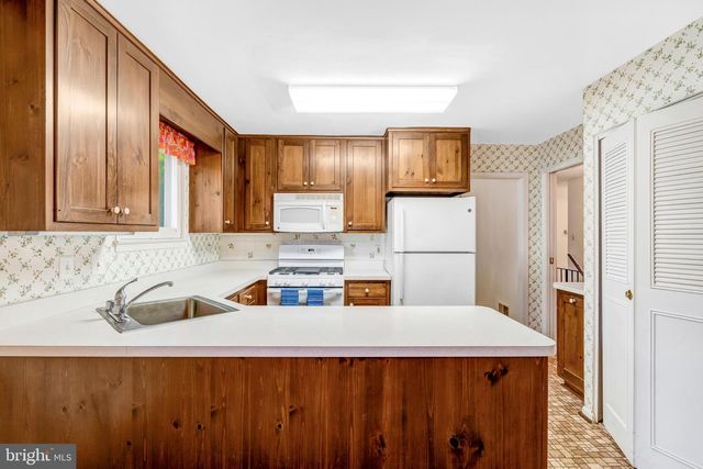 5310 GAINSBOROUGH DR, Fairfax, VA 22032
