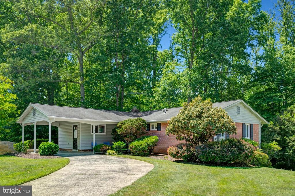 5310 GAINSBOROUGH DR, Fairfax, VA 22032