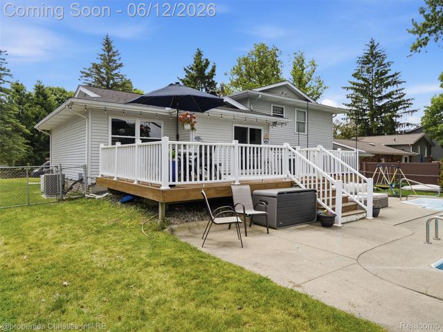 10378 Barbara Street, Pinckney Village, MI 48169