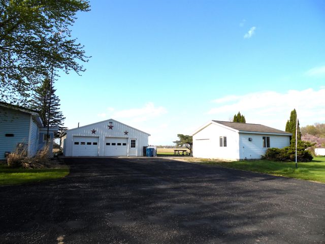 811 Graham Street, Coleman, MI 48618