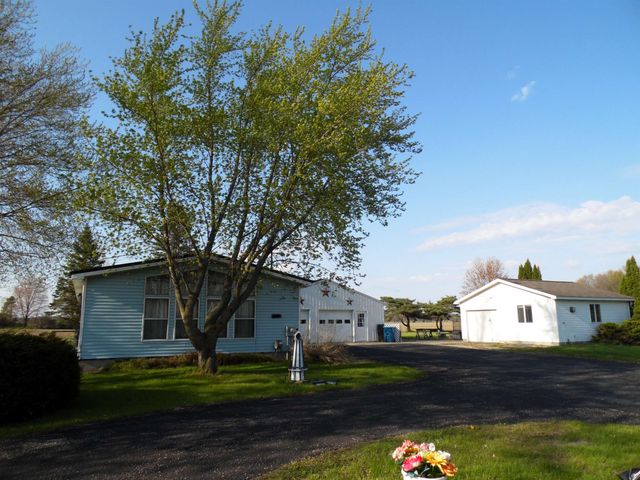 811 Graham Street, Coleman, MI 48618
