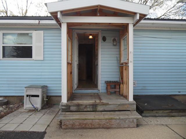 811 Graham Street, Coleman, MI 48618