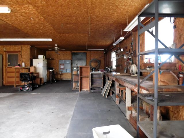 811 Graham Street, Coleman, MI 48618