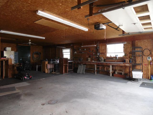 811 Graham Street, Coleman, MI 48618