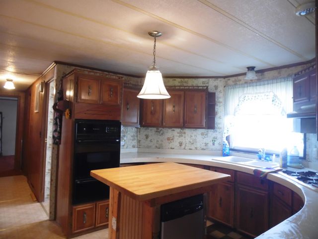 811 Graham Street, Coleman, MI 48618