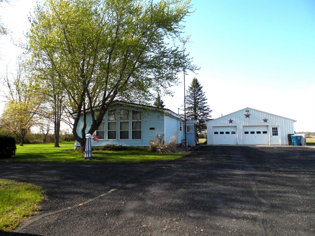 811 Graham Street, Coleman, MI 48618