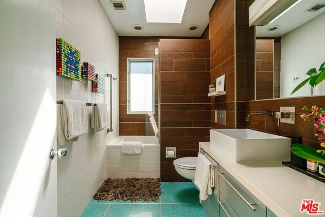 1630 Champlain Terrace, Los Angeles, CA 90026