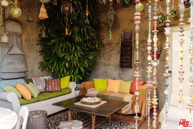 1630 Champlain Terrace, Los Angeles, CA 90026