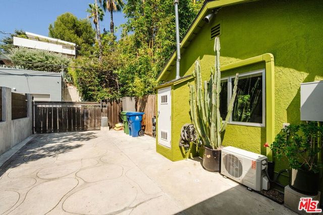 1630 Champlain Terrace, Los Angeles, CA 90026