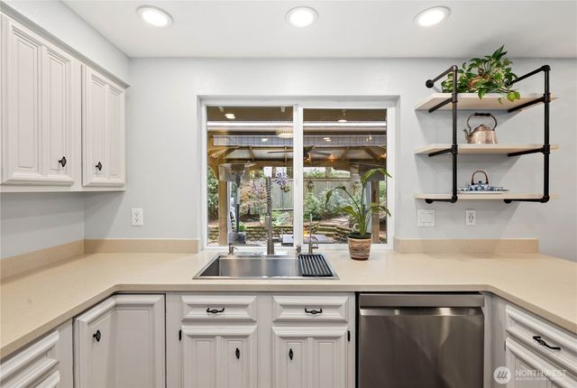 8930 Park Ridge Drive W, University Place, WA 98467