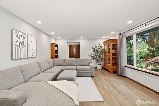 8930 Park Ridge Drive W, University Place, WA 98467