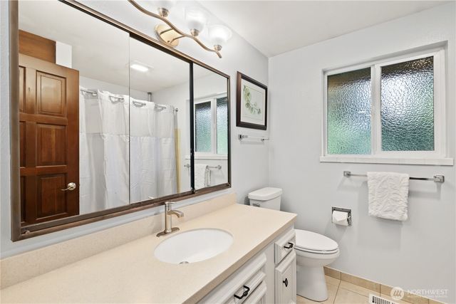 8930 Park Ridge Drive W, University Place, WA 98467