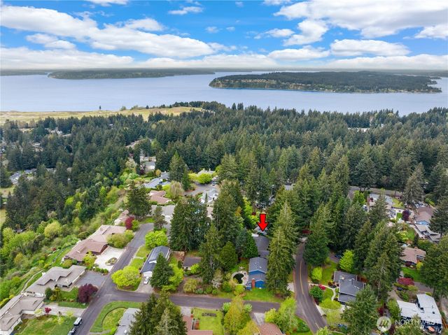 8930 Park Ridge Drive W, University Place, WA 98467