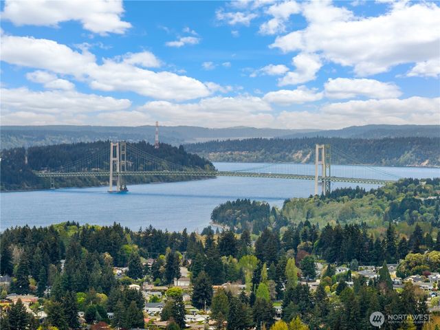 8930 Park Ridge Drive W, University Place, WA 98467