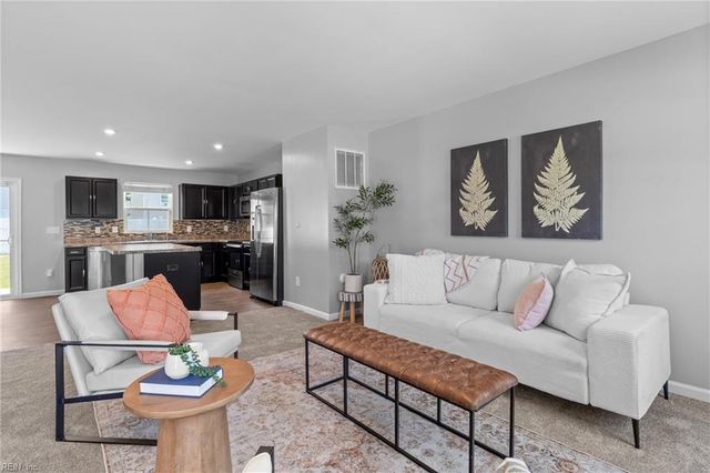 2044 Van Zandt PW, Suffolk, VA 23434