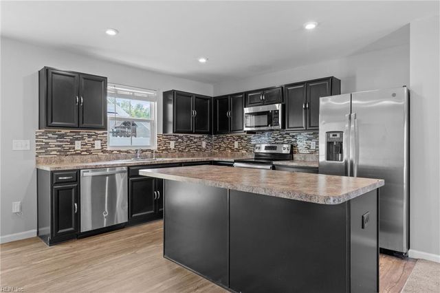 2044 Van Zandt PW, Suffolk, VA 23434