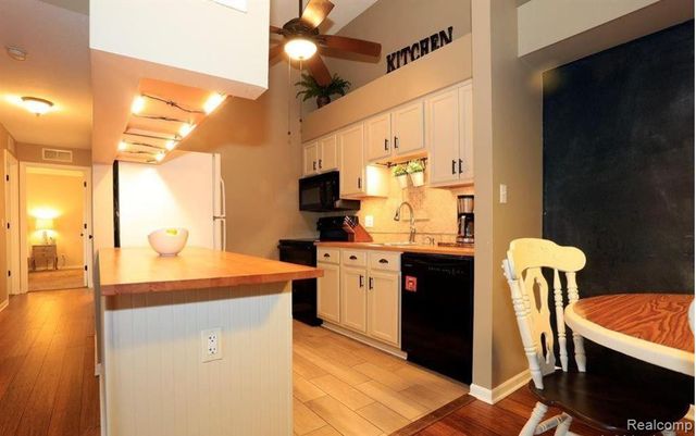 45977 Tallgrass Court, Belleville, MI 48111