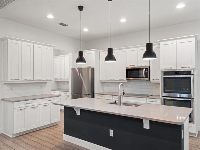 8352 LOOKOUT POINTE DRIVE, Windermere, FL 34786