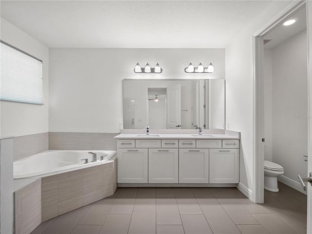 8352 LOOKOUT POINTE DRIVE, Windermere, FL 34786