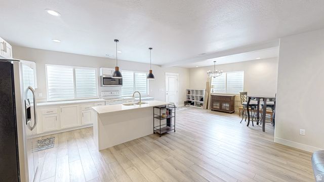 4602 N KINGS PEAK WAY WAY, Eagle Mountain, UT 84005