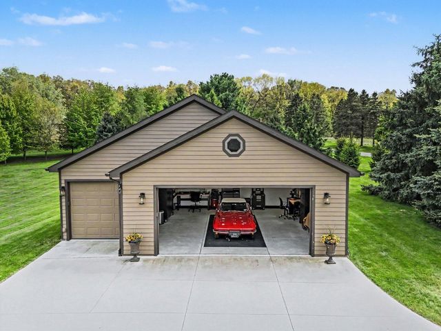 8588 Webster Hills Road, Webster Twp, MI 48130