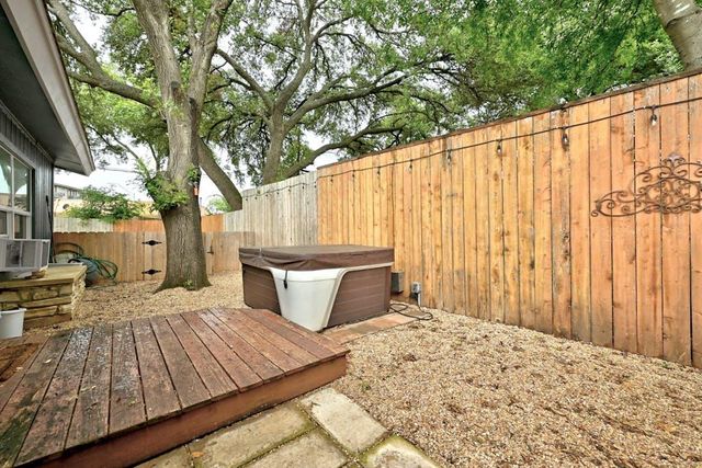 5700 Avenue G, Austin, TX 78752