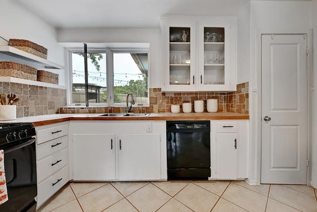 5700 Avenue G, Austin, TX 78752
