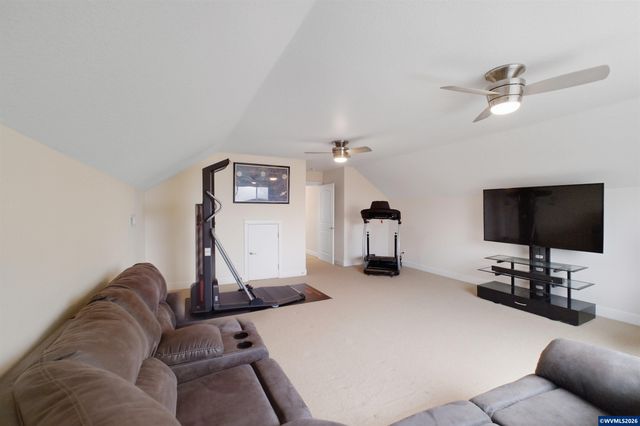 2697 Islander Av NW, Salem, OR 97304